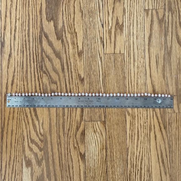 8.3mm - 9mm Light Purple Cultured Pearls HAND KNOTTED - 18 Inches - Picture 8 of 8